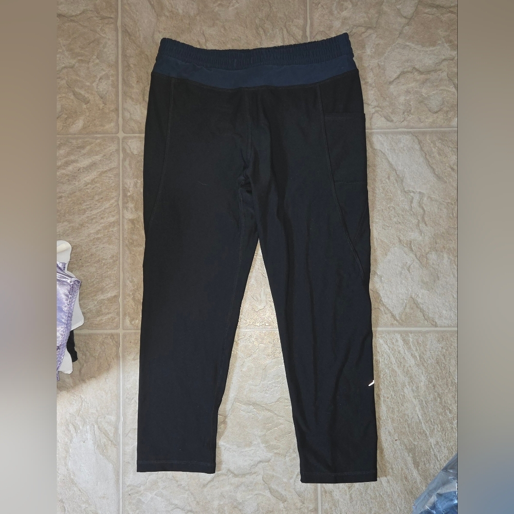 Black Stretchy Capri Pants with Elastic Waistband